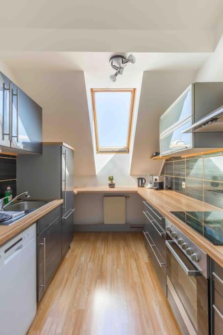 Modern Colonial Style, Central, Rooftop, Bbq Viena Exterior foto