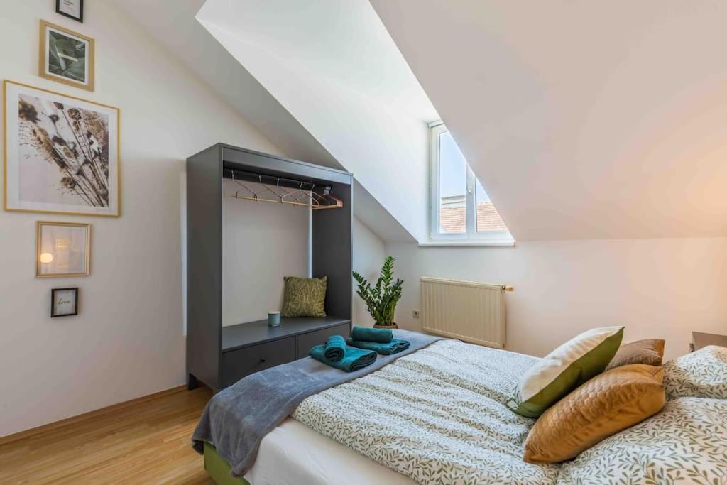 Modern Colonial Style, Central, Rooftop, Bbq Viena Exterior foto